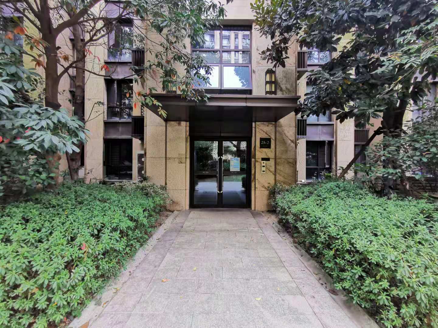 融科瑷骊山小区实景 19