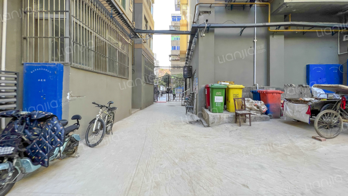 青年会家属院外景图