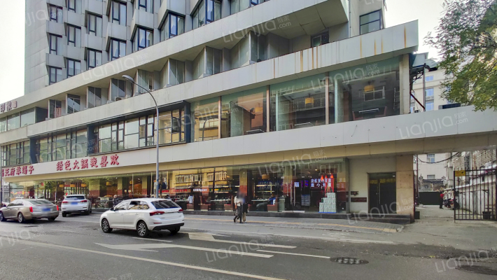 房地大厦外景图