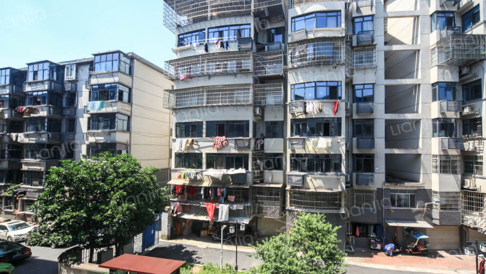 莲塘工人新村外景图