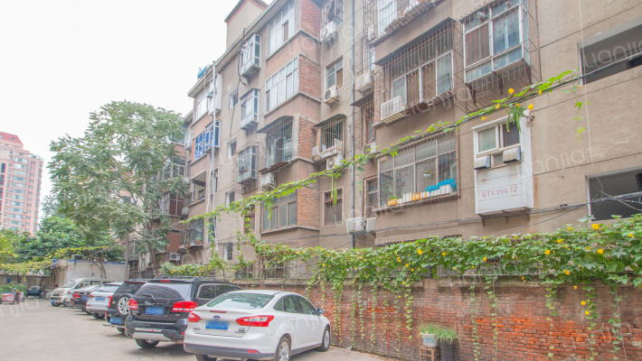 省计经委信息中心家属院外景图