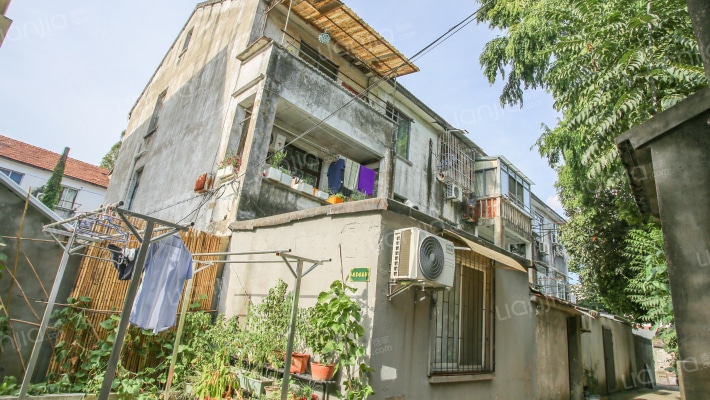 洁里小区外景图