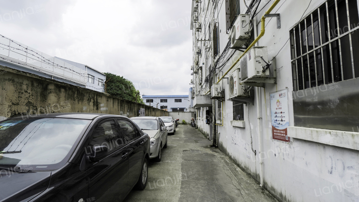 新苑公寓外景图