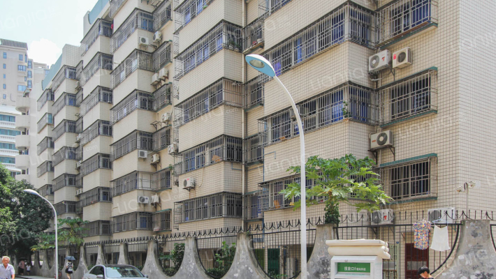 银苑花园外景图