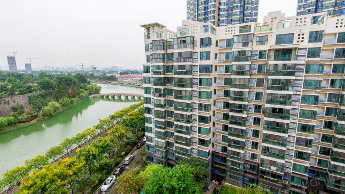 卢龙山庄外景图