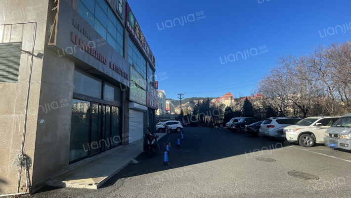 佳隆山庄外景图