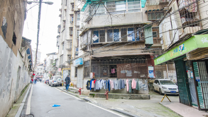 传染病医院职工宿舍外景图