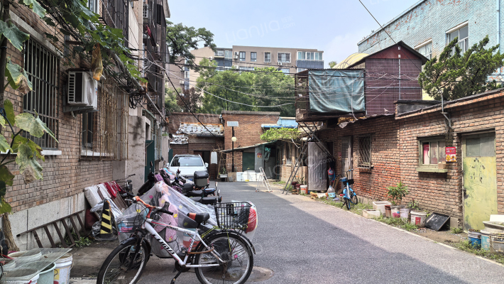 玉泉路228号家属楼外景图