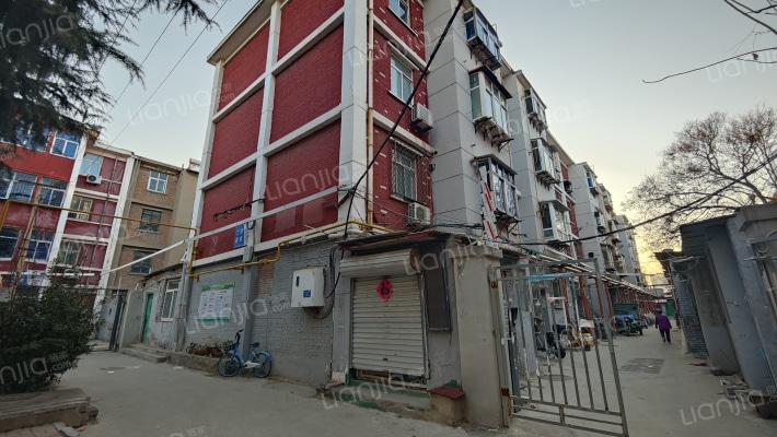 新华二印宿舍外景图