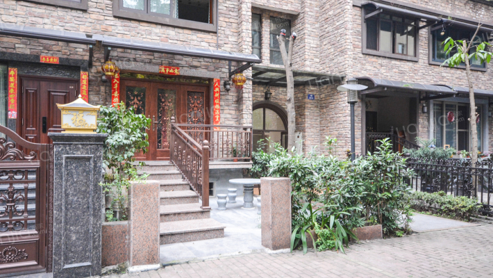 上丁跃世界外景图