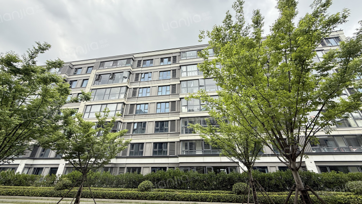 融信秦尚栖庭外景图