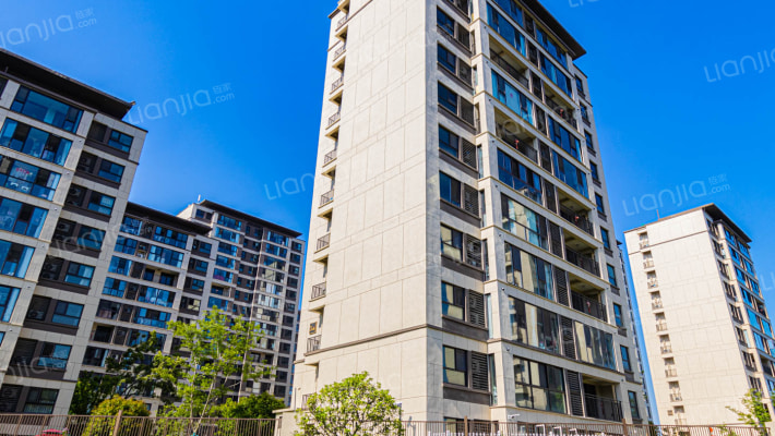 万科中南翡翠江湾外景图