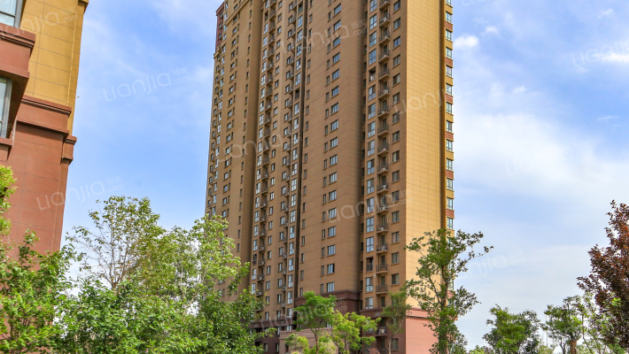 湖畔小城外景图