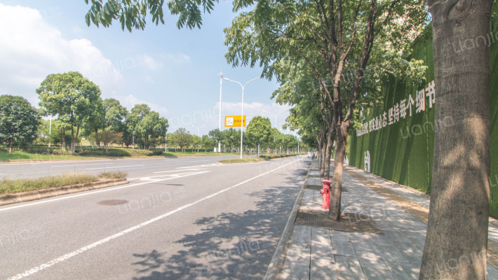 金色港湾君临水岸外景图