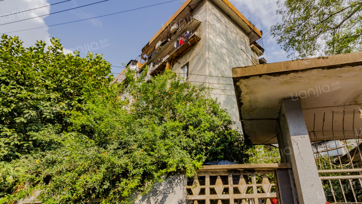 灵响小区外景图