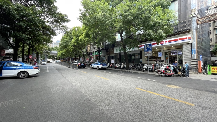 鸿灵纽约纽约大厦外景图