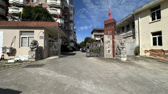 军桥公寓外景图