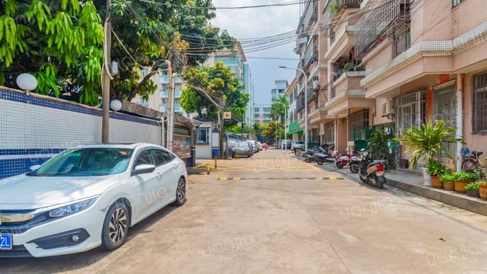 濠头村顺峰横街外景图