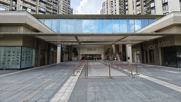 万科瑧山府外景图