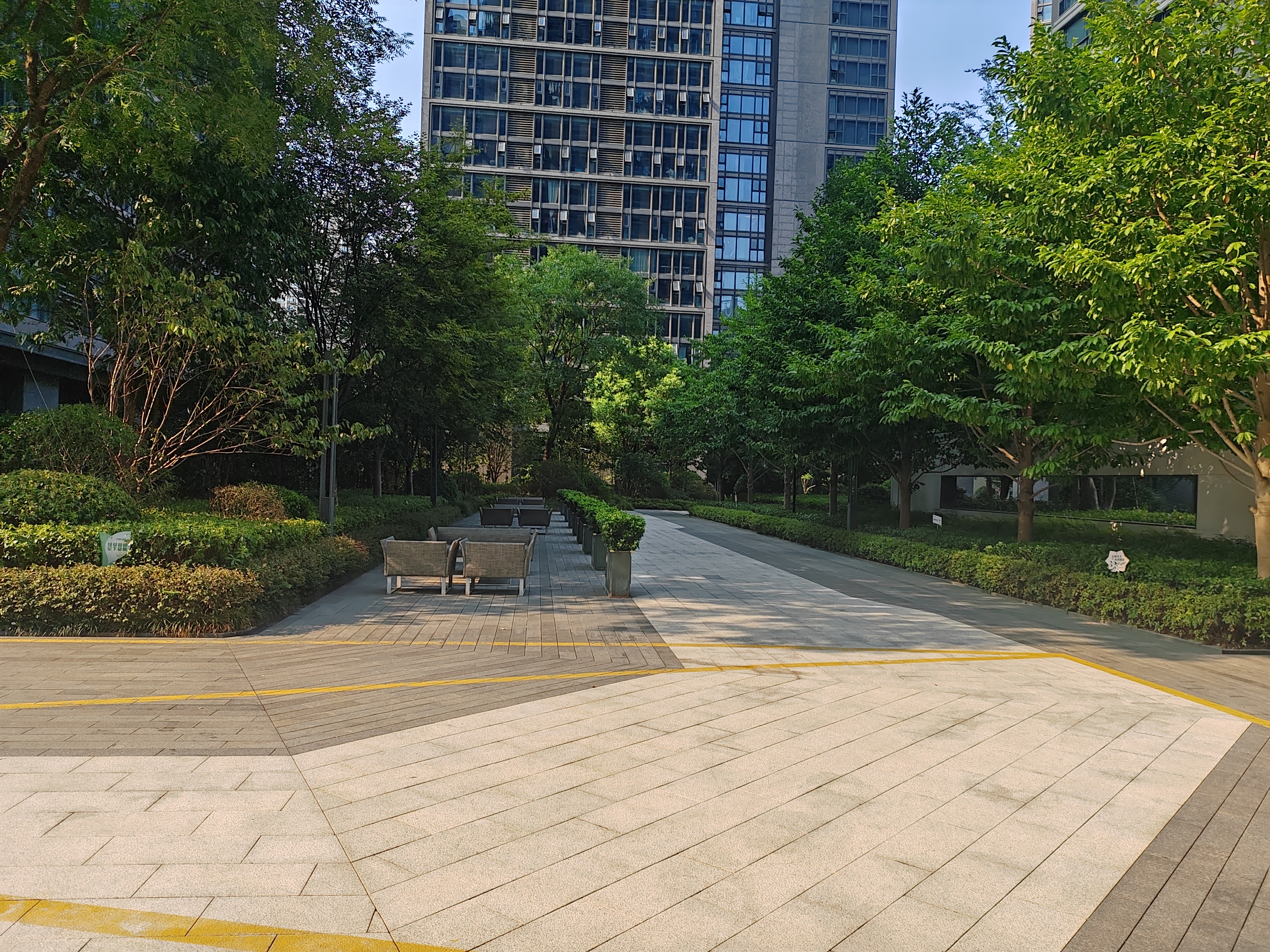都会山小区实景 5