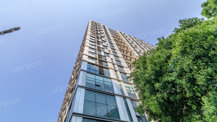 铂金公寓外景图