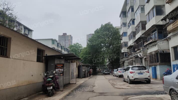 西航中心第4小区外景图