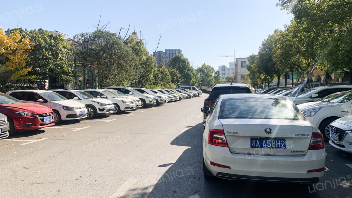 碧家商业广场外景图