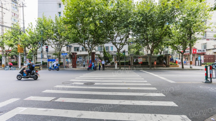 北高大楼外景图