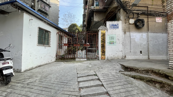 兴关路142号外景图