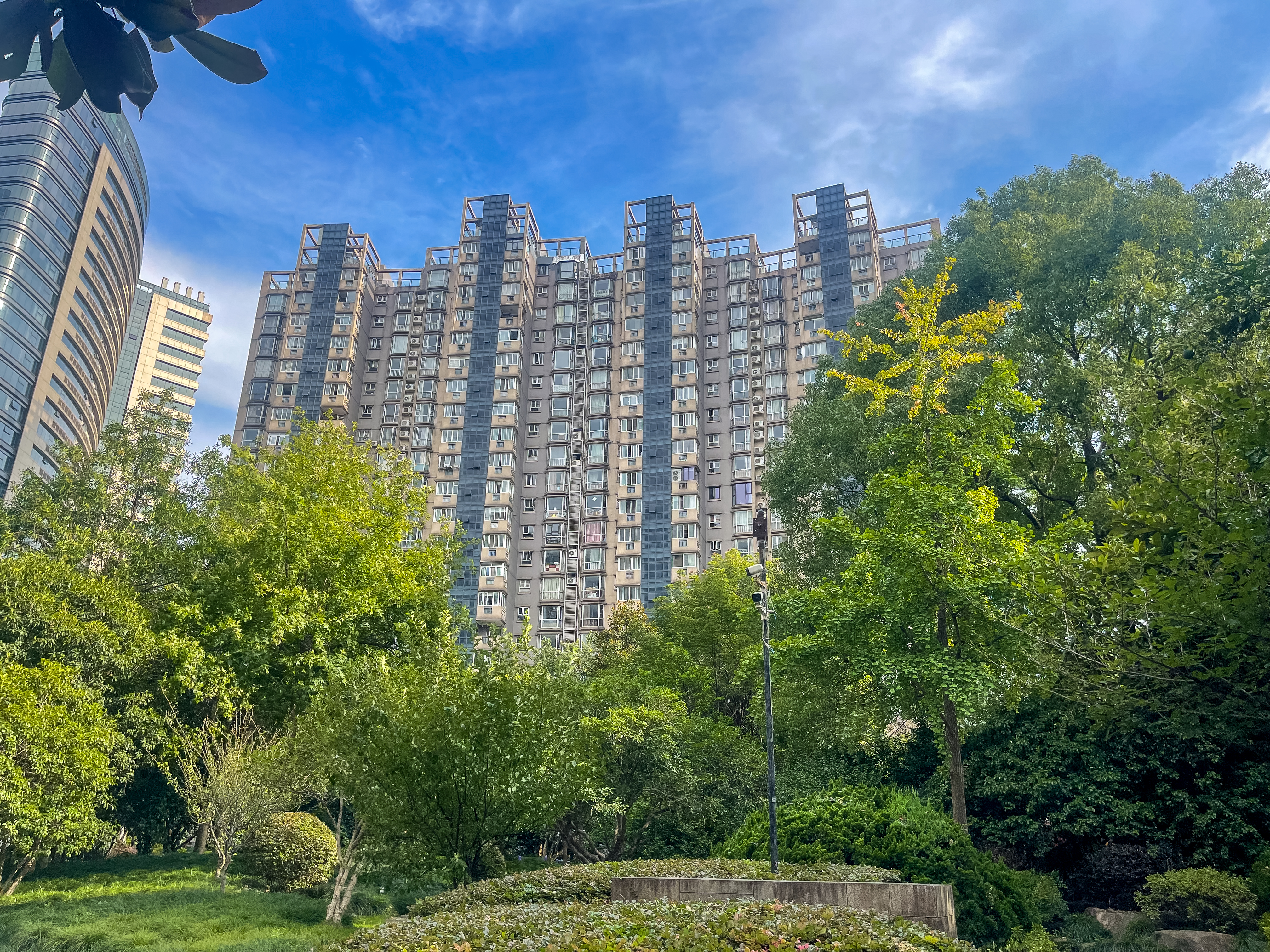 现代名苑小区实景 2
