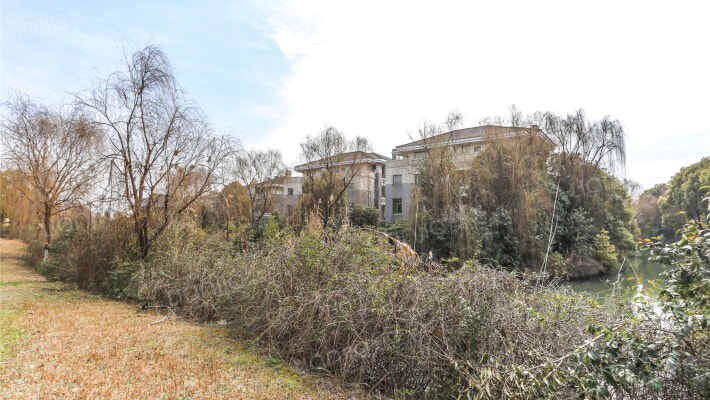 领岛别墅外景图