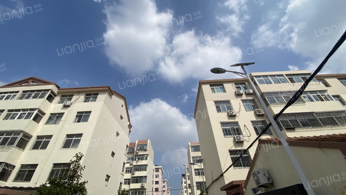 即墨自来水宿舍楼外景图