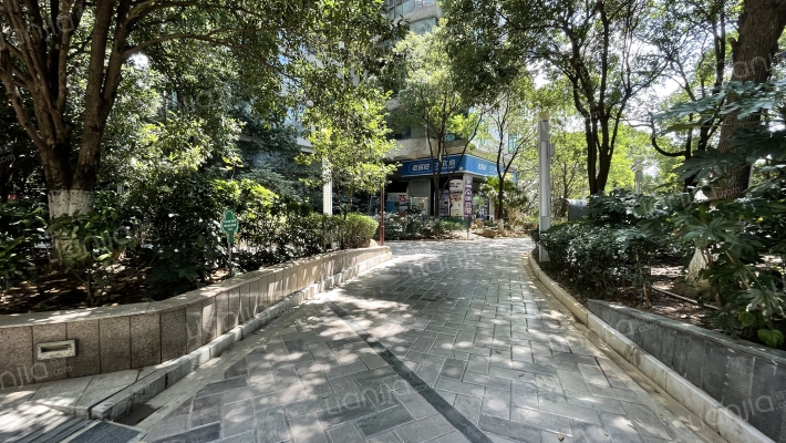 亨特国际外景图