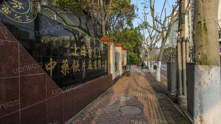 万峰小区外景图