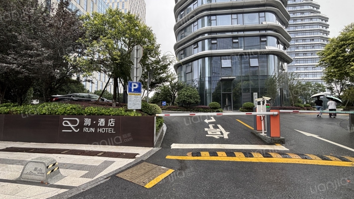 江畔铭座外景图