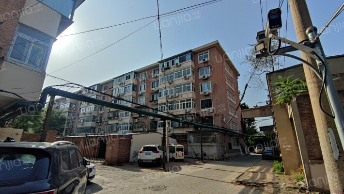 靶挡村路外景图