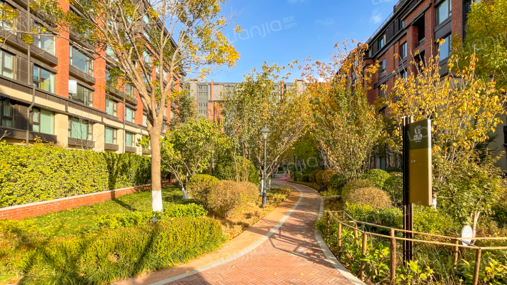 翡翠公园四期外景图