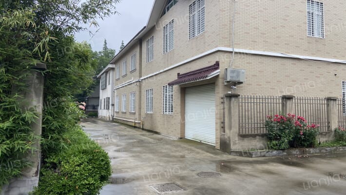 沿湖住宅小区外景图