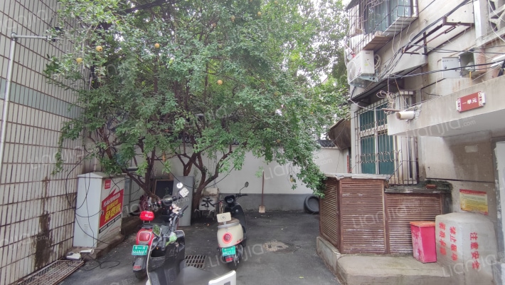 经三路6-1号院外景图