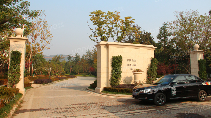 梦湖山庄外景图