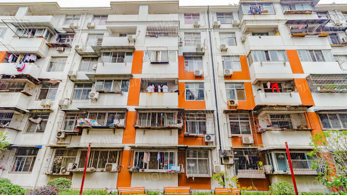 文华学院住宅楼外景图