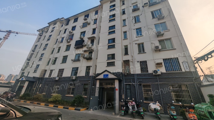 孙巷大楼外景图