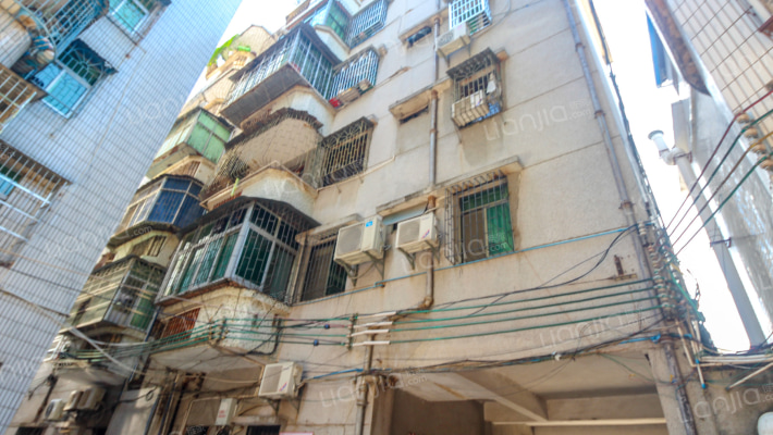 解放中路8号大院外景图