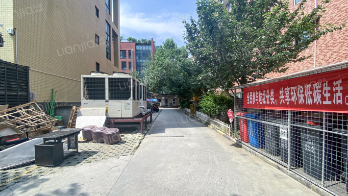 汇德科技园五米魔方外景图