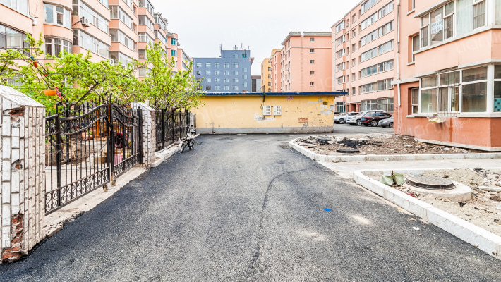 华侨村名人公寓A区外景图