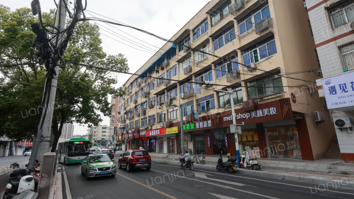 建设银行宿舍外景图