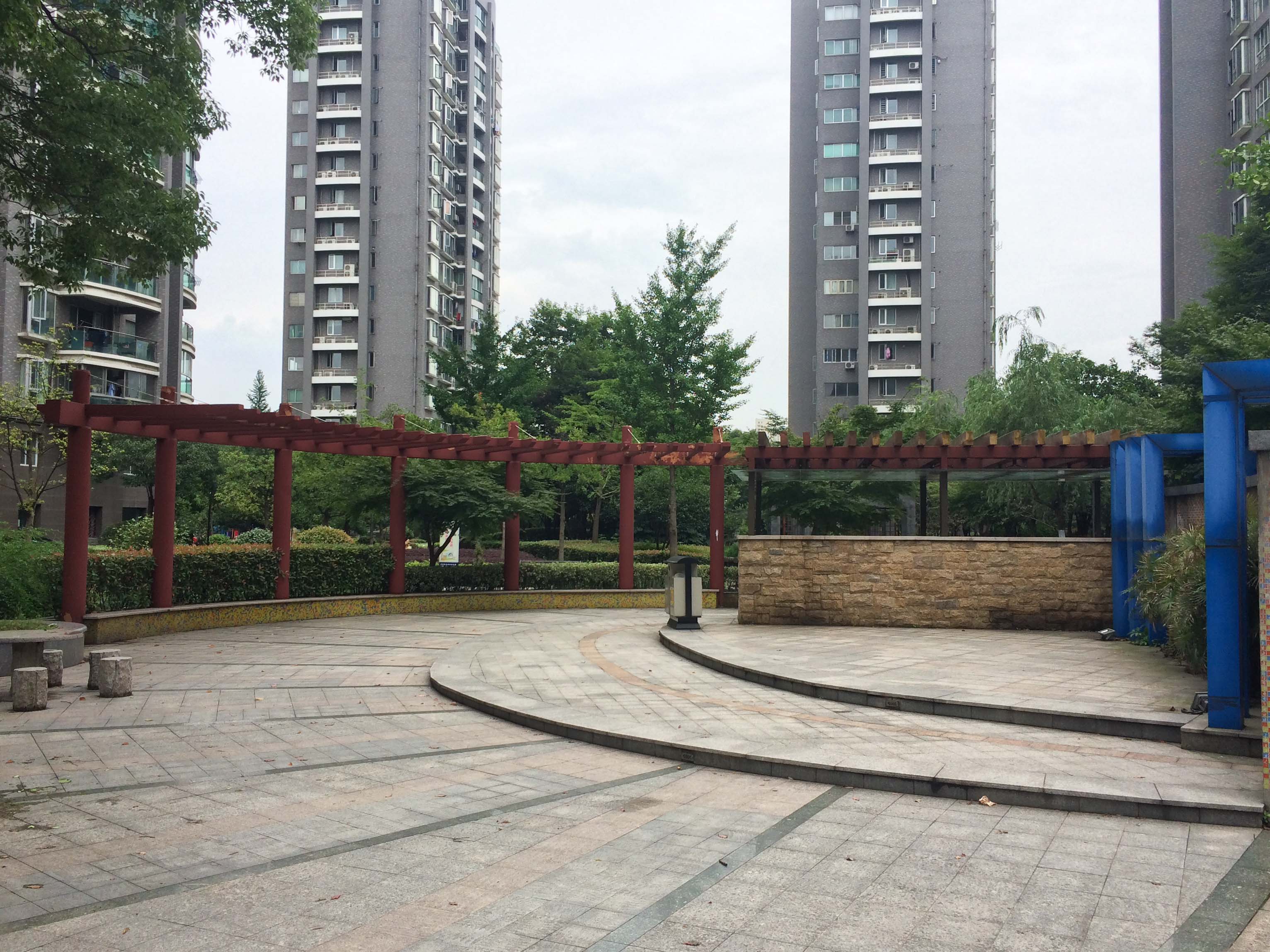 铂金时代小区实景 7