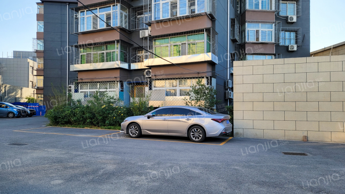 果园大街外景图