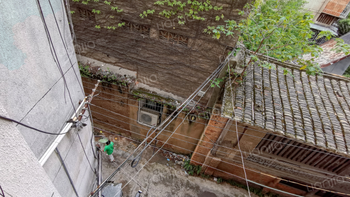 房管局宿舍外景图