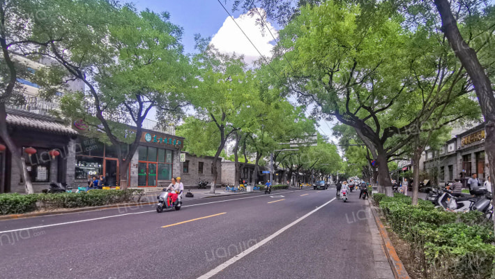 东四十四条外景图